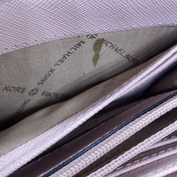 đź©·MICHAEL KORSđź©·Lg Jet Set Travel Pale Pink Three Quarter Zip Leather Wallet/EUC - Picture 8 of 8